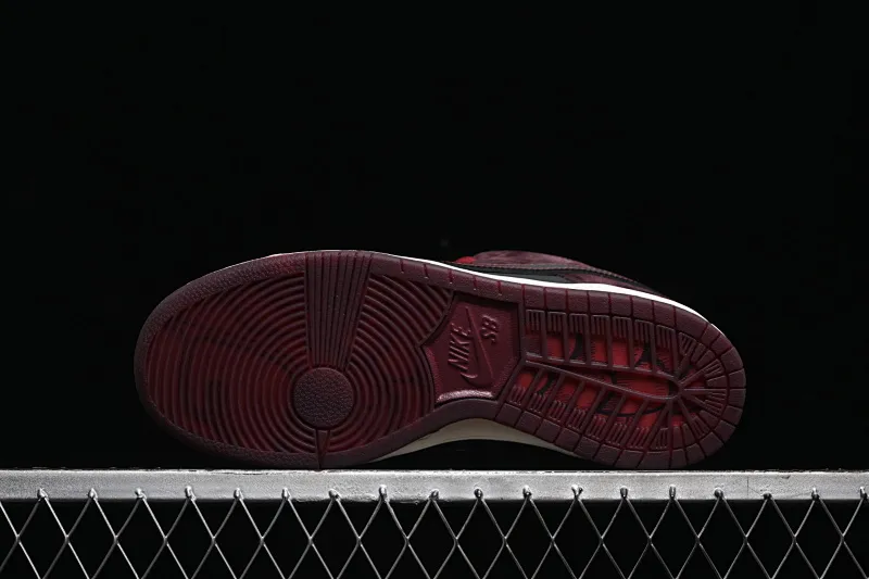 All categories Nk SB Dunk Series Nk SB Dunk Low low-top sneakers Riot Skateshop x Nk SB Dunk Low joint model Bordeaux red low-top casual sneakers FZ1289-200